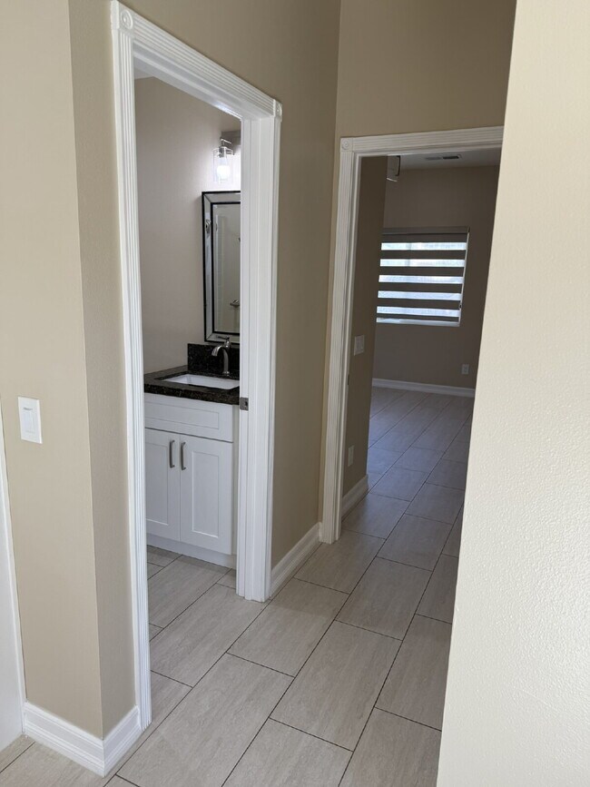 Building Photo - Beautifully finished 2024 ADU in the Victo...
