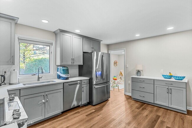 Building Photo - 1515 Vivian Ln