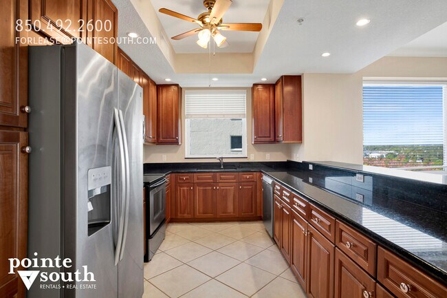 Building Photo - 608 Lost 701C