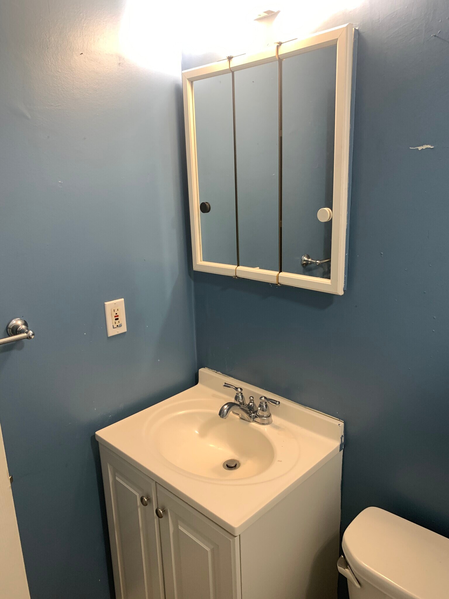 Building Photo - 1369 Saint Clair Ave