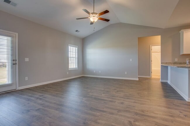 Building Photo - Live Easily.  Live Beautifully.  ***ASK AB...