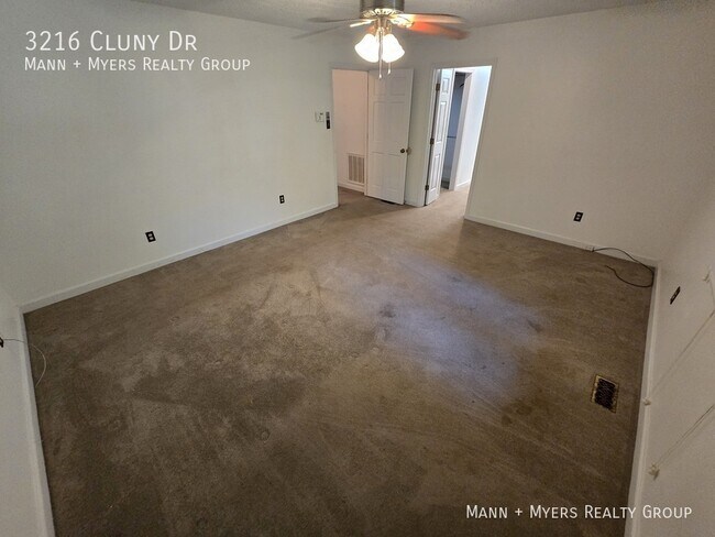 Building Photo - 3216 Cluny Dr
