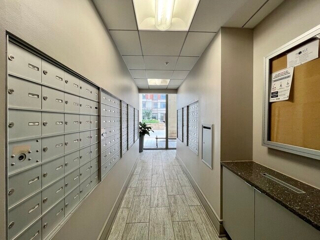 Building Photo - 3600 S Glebe Rd