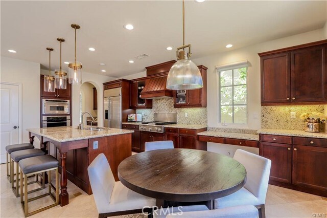 Building Photo - 15 Shadowcast