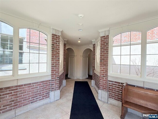 Building Photo - 3104 Rio Vista Dr