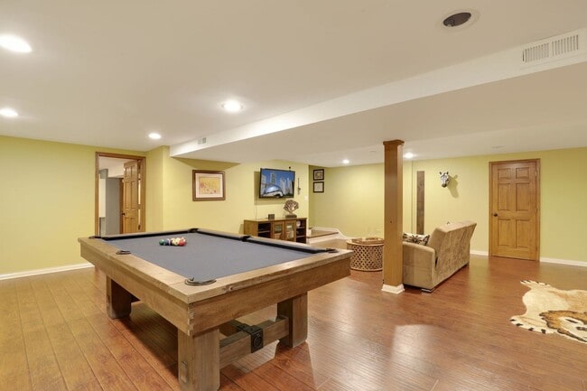 Building Photo - 11400 Burr Oak Ln