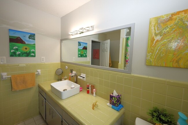 Building Photo - 3874 Camellia Dr