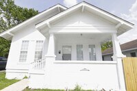 Building Photo - Charming 2BR/1BA Single Family Home in Gadsden