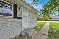 Building Photo - 1 Bedroom | 1 Bathroom | Apartment | Located In the Heart of Downtown and Near Campus's