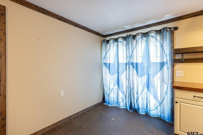Building Photo - 21045 FM Rd 16