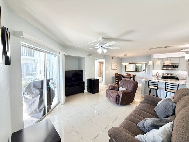 Building Photo - ** GRANADA LAKES ** 1 BED / 1 BATH CONDO - GREAT LOCATION - SMALL PET OK! - ANNUAL RENTAL