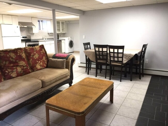 Building Photo - 11 Walnut Hill Rd