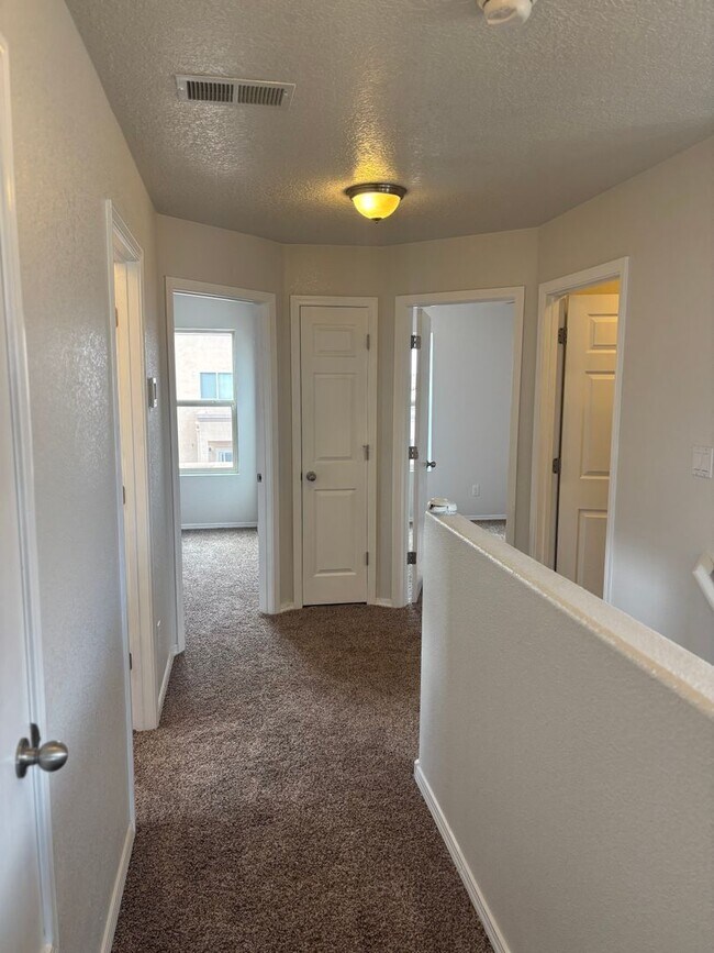 Building Photo - Available NOW!!! Beautiful 3 Bedroom Home ...