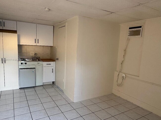 Building Photo - 1956 Lincoln St