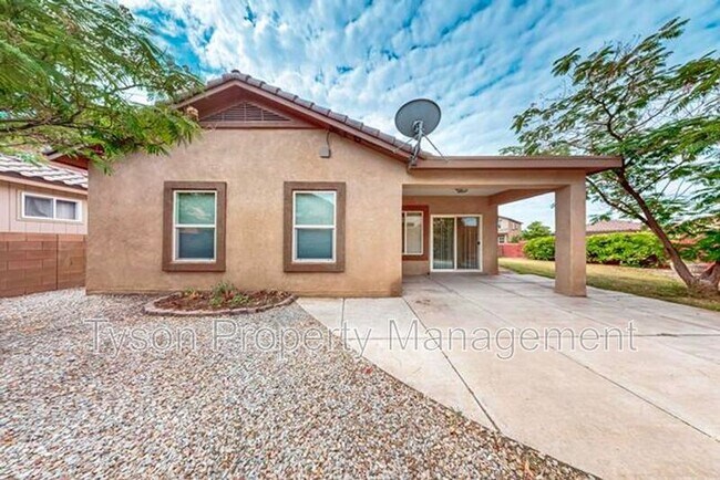 Building Photo - 400 Loma Linda Loop NE