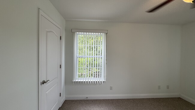 Building Photo - 5685 Hyacinth Ln