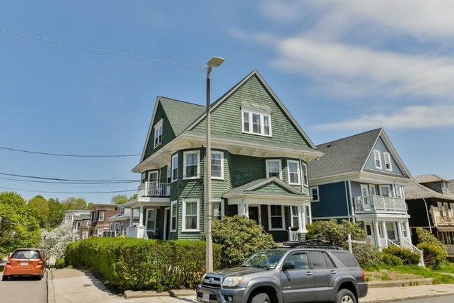 Building Photo - 673 Washington St