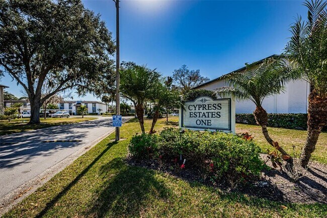 Building Photo - 146 Cypress Ln