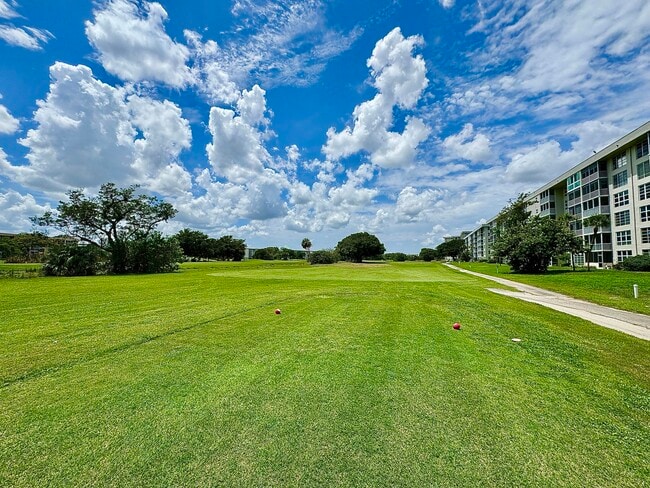 Building Photo - 2671 S Course Dr
