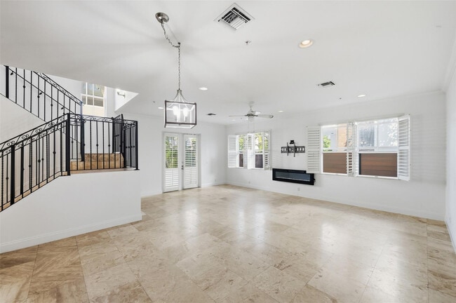 Building Photo - 2515 NE 18th St