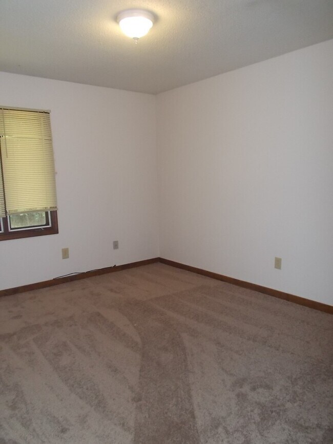 Building Photo - 1533 College Way