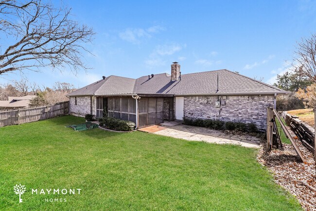 Building Photo - Spacious 3 Bedroom Home with Sunroom in Duncanville