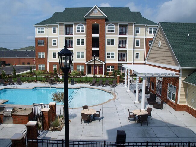 Building Photo - B3 | 2 Bed 2 Bath | 1244 sf | $1920 - $2207 | 6 to 15 month lease terms