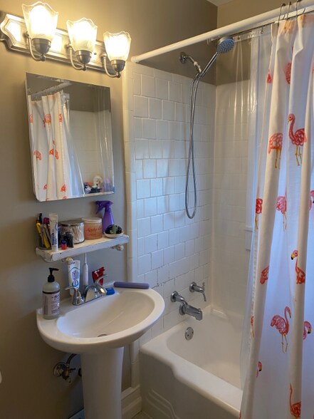 Building Photo - 601 Pitt St