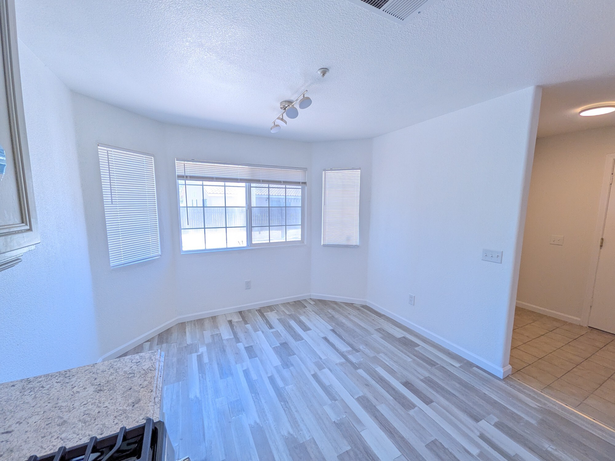 Building Photo - 585 Hildale Cir