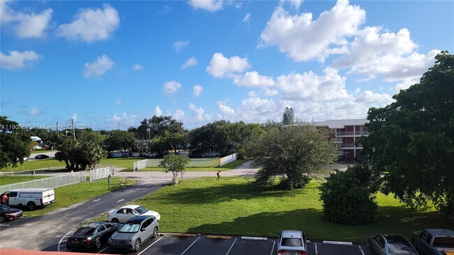 Building Photo - 4731 NW 10th Ct