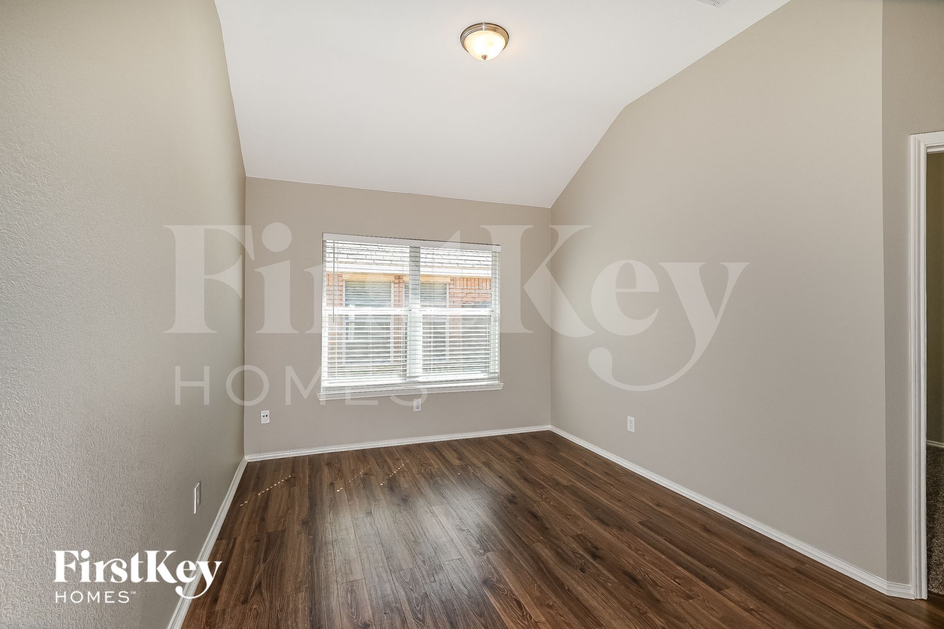 Building Photo - 215 Mulberry Dr