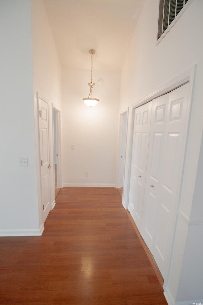 Building Photo - 9490 Leeds Cir