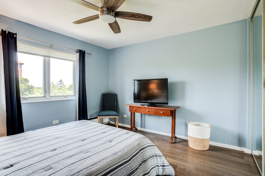 Great views from bedroom - 2928 Dean Pky