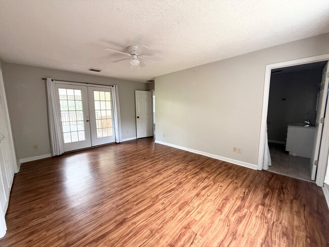 Building Photo - 405 Tallahassee St