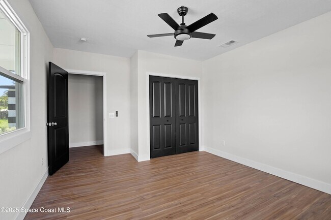 Building Photo - 1108 Vineland St