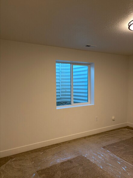 Building Photo - 184 N Rick Way