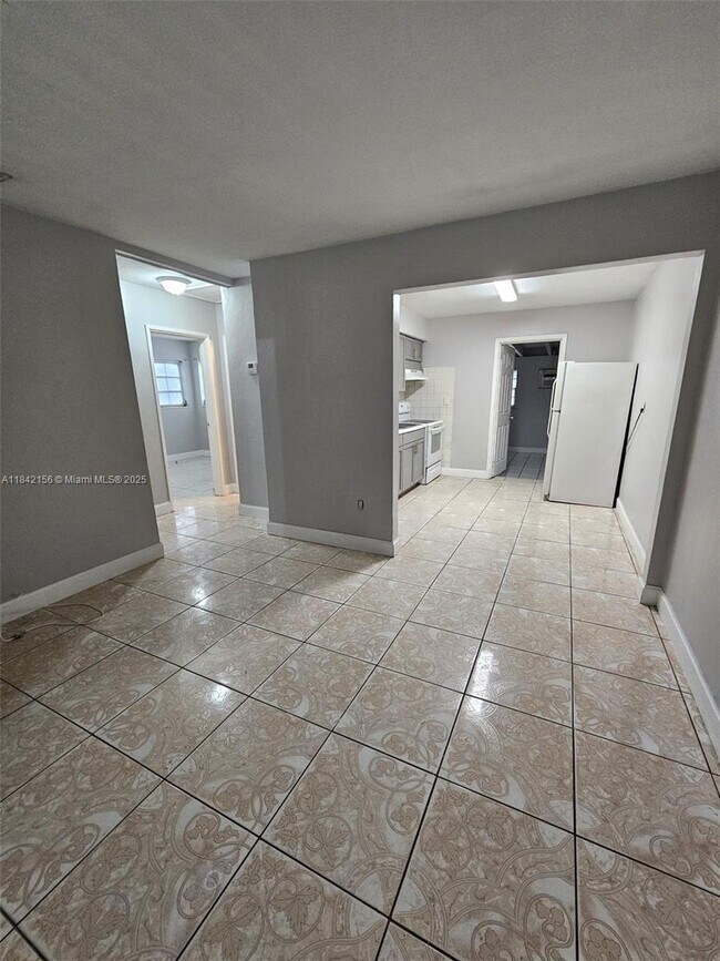 Building Photo - 3 bedroom in North Miami FL 33161