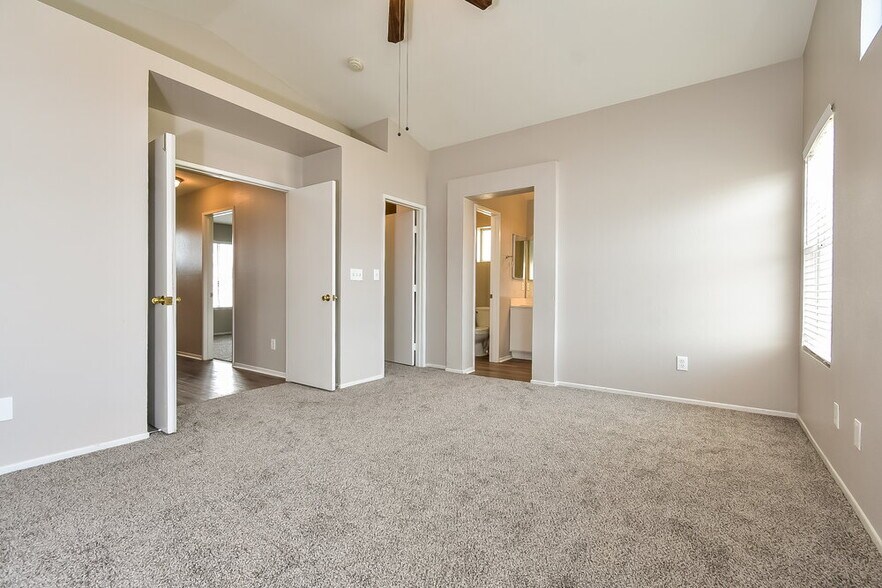 Building Photo - 5452 Pergola Ct
