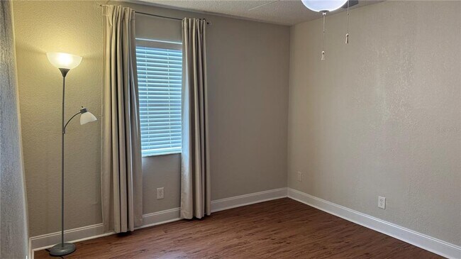 Building Photo - 205 Lewfield Cir