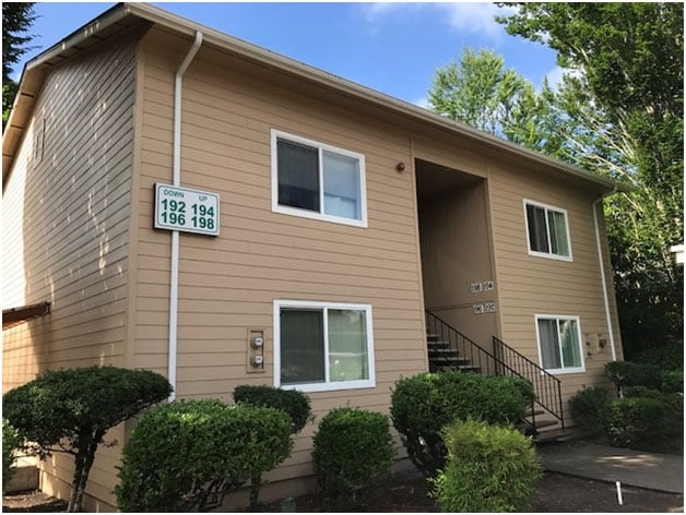 Building Photo - Royal Oaks Apartments
