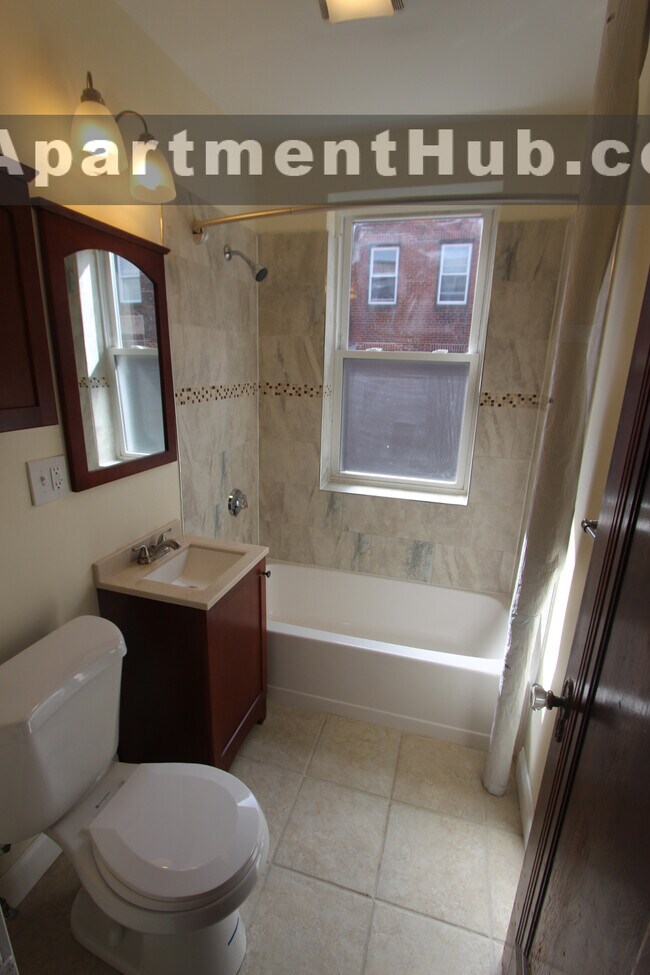 Building Photo - Spring Hill