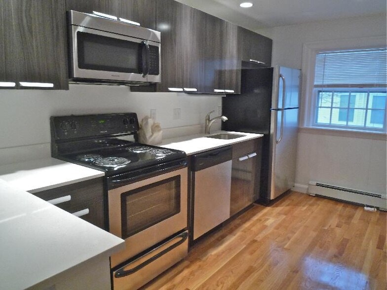 Primary Photo - 37 Wyman St