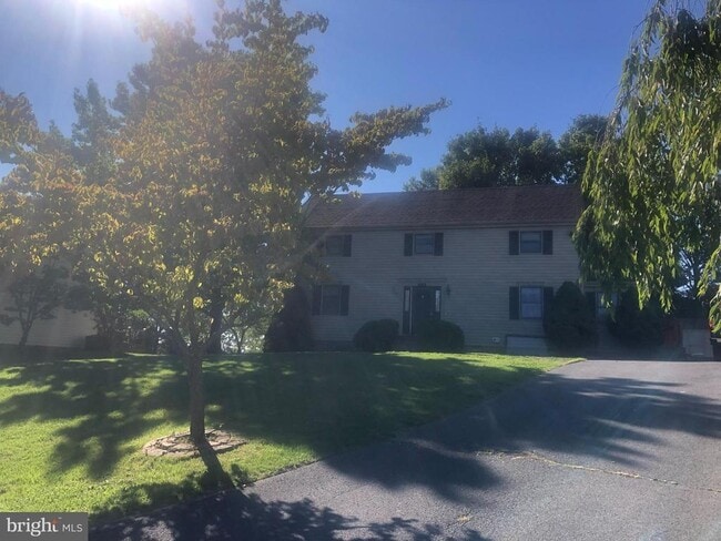 Building Photo - 114 Meadowbrooke Pl