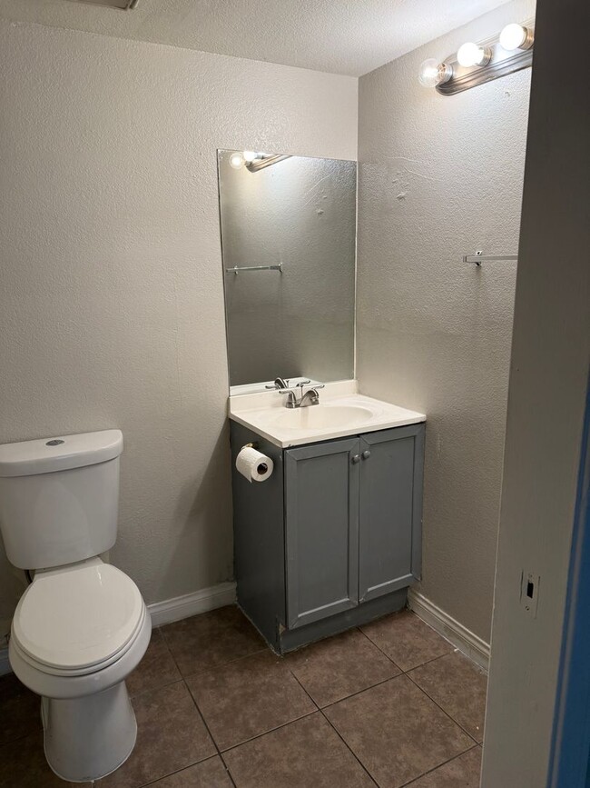 Building Photo - 3823 S Maryland Pkwy