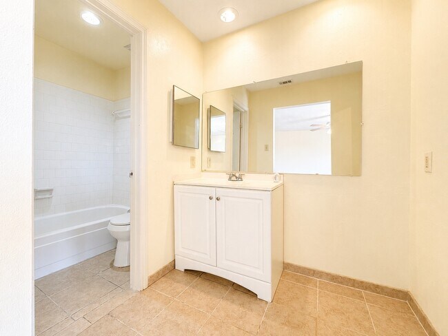 Building Photo - 12504 Autumn Leaf Ln