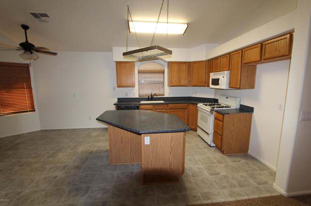 Building Photo - 2697 S 156th Dr