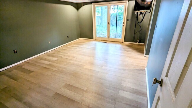 Building Photo - 7720 S Lakewood Ave