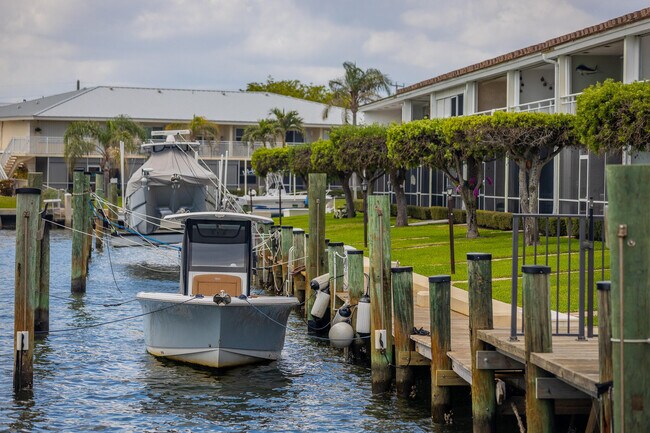 Building Photo - 68 Yacht Club Dr