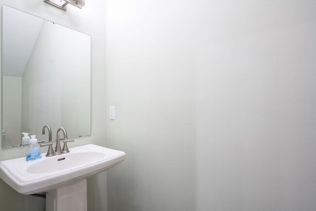 Building Photo - Location, Location , Location with this Be...