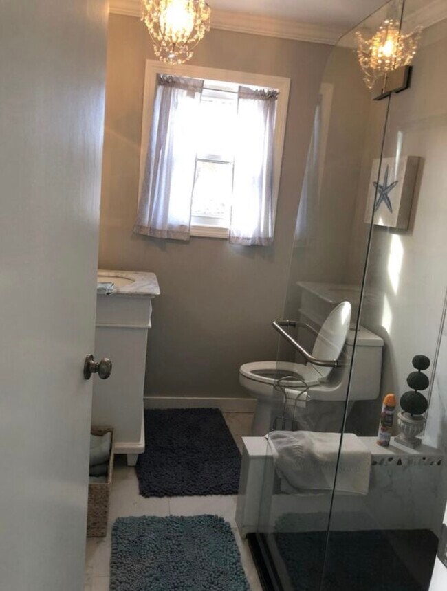 Building Photo - 46 Flintstone Rd